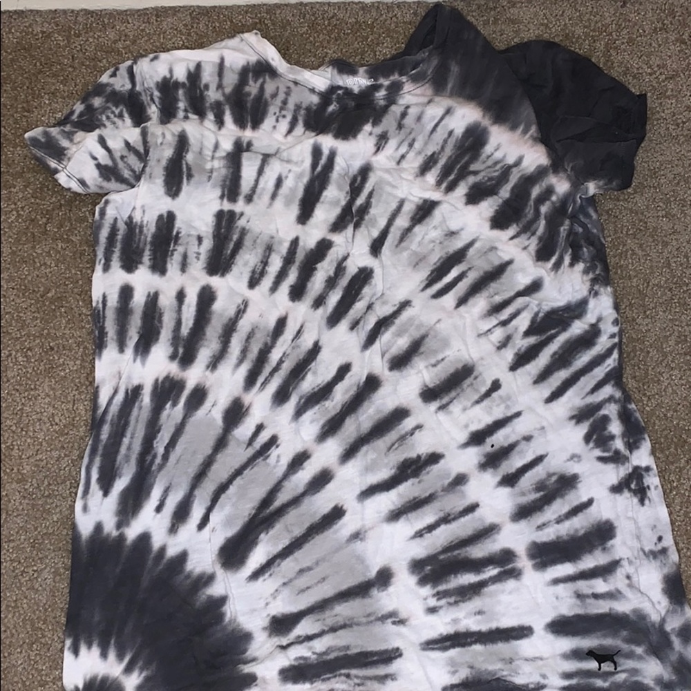 a over sized tee-shirt